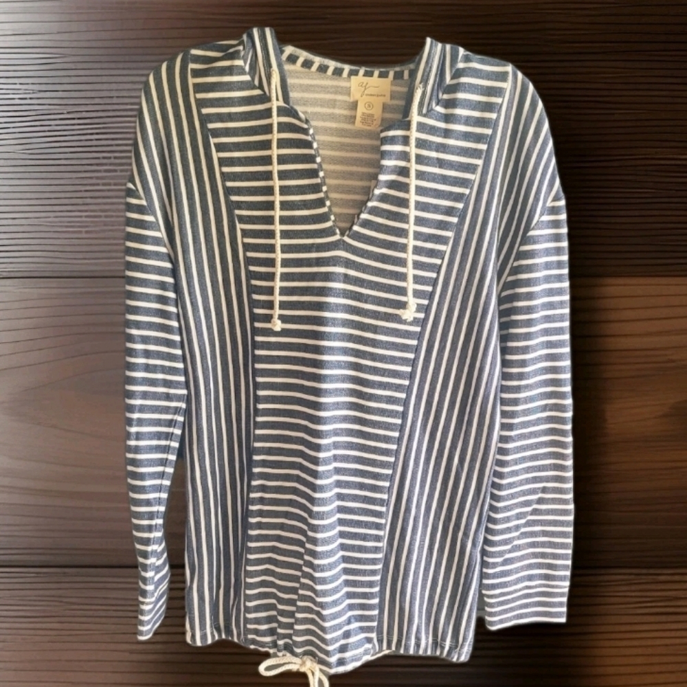 Andrea Jovine Navy and Ivory Striped Lightweight Hoodie Small